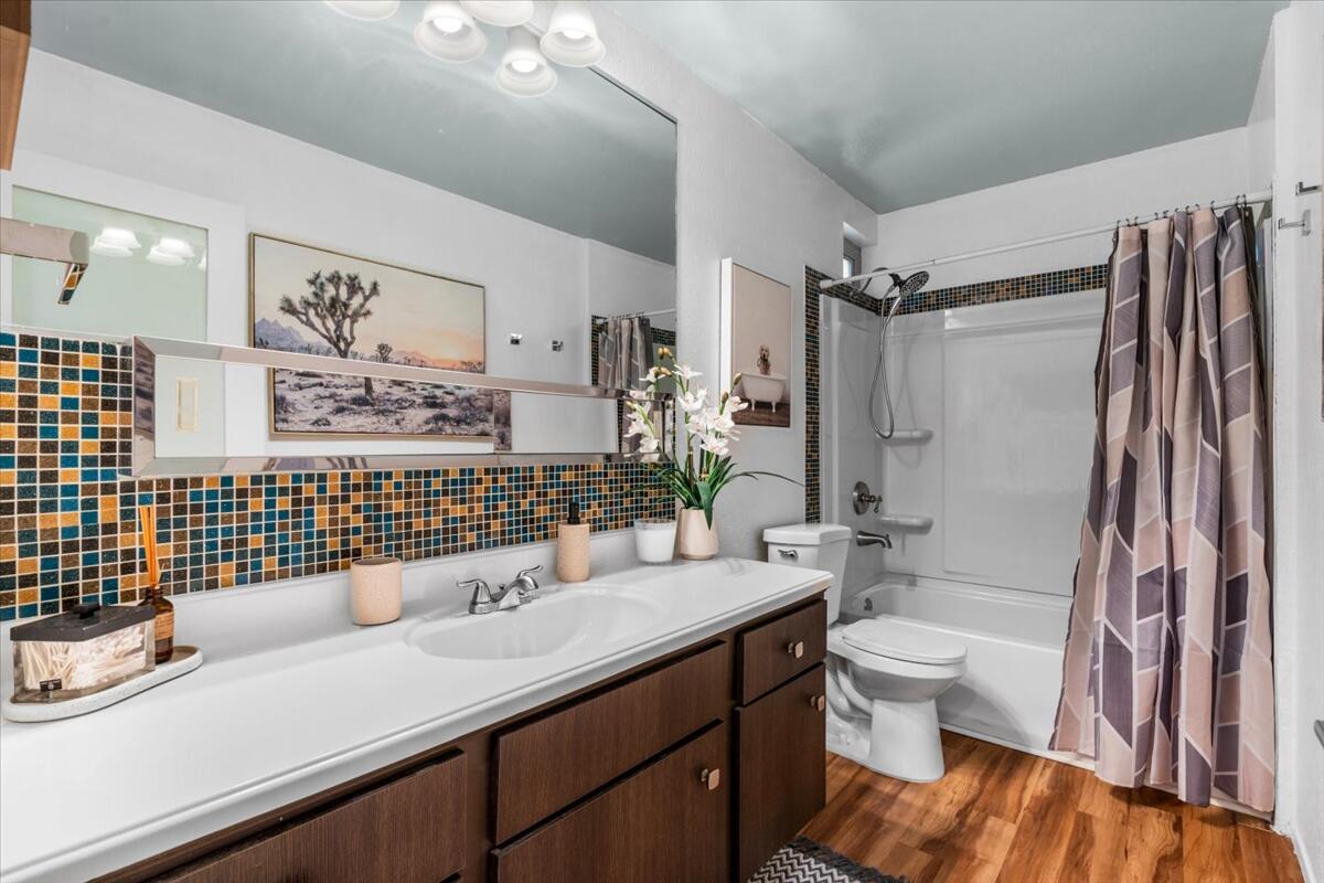 400 N Sunrise WAY Unit: 203