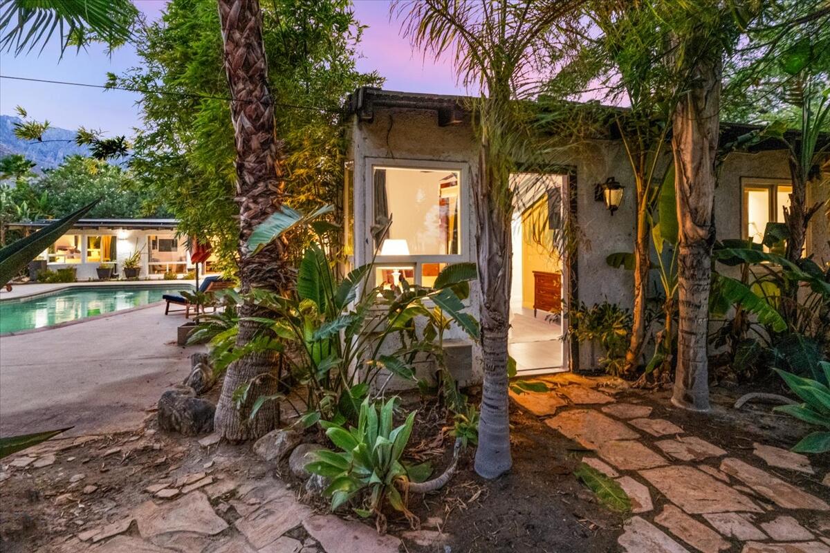 153 W Santa Catalina RD