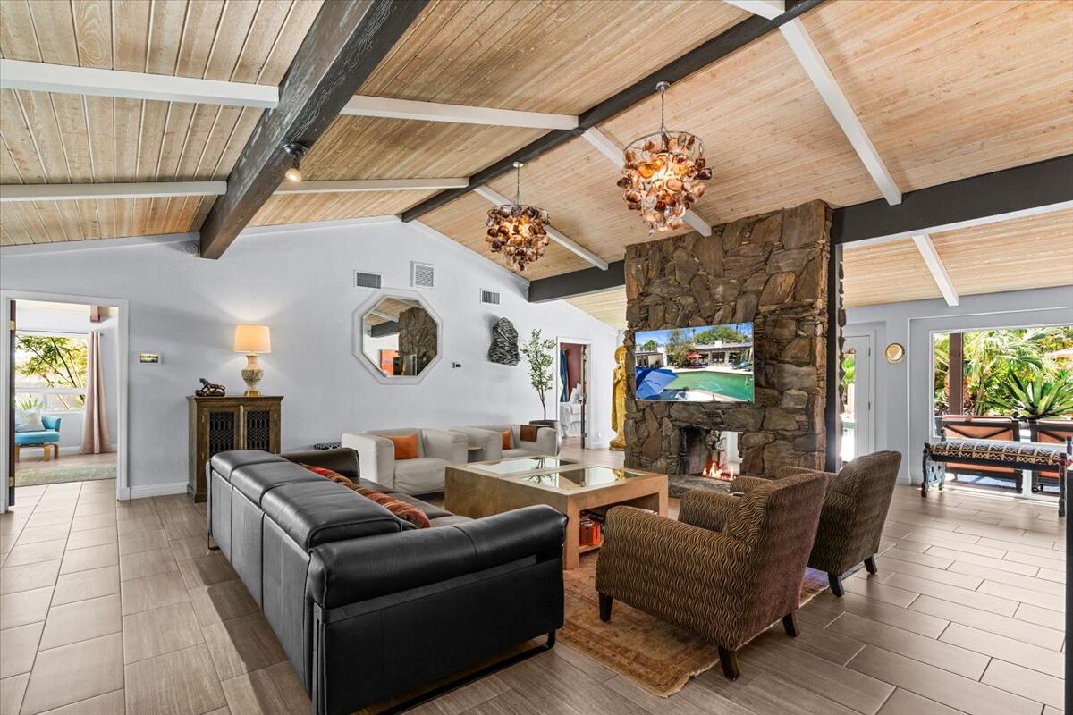 153 W Santa Catalina RD