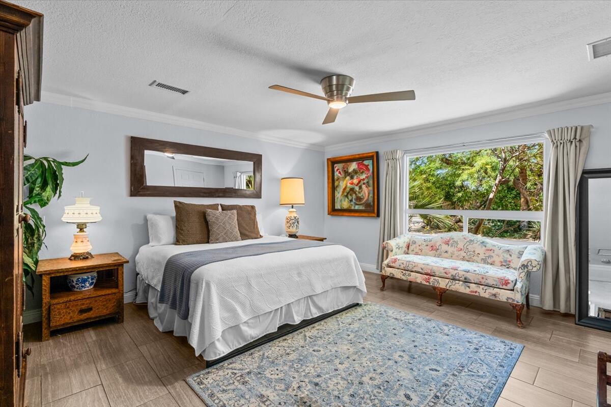 153 W Santa Catalina RD