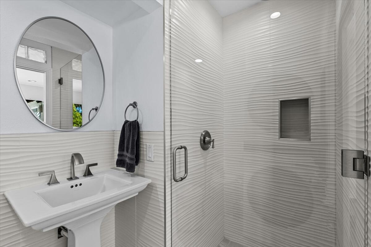 153 W Santa Catalina RD