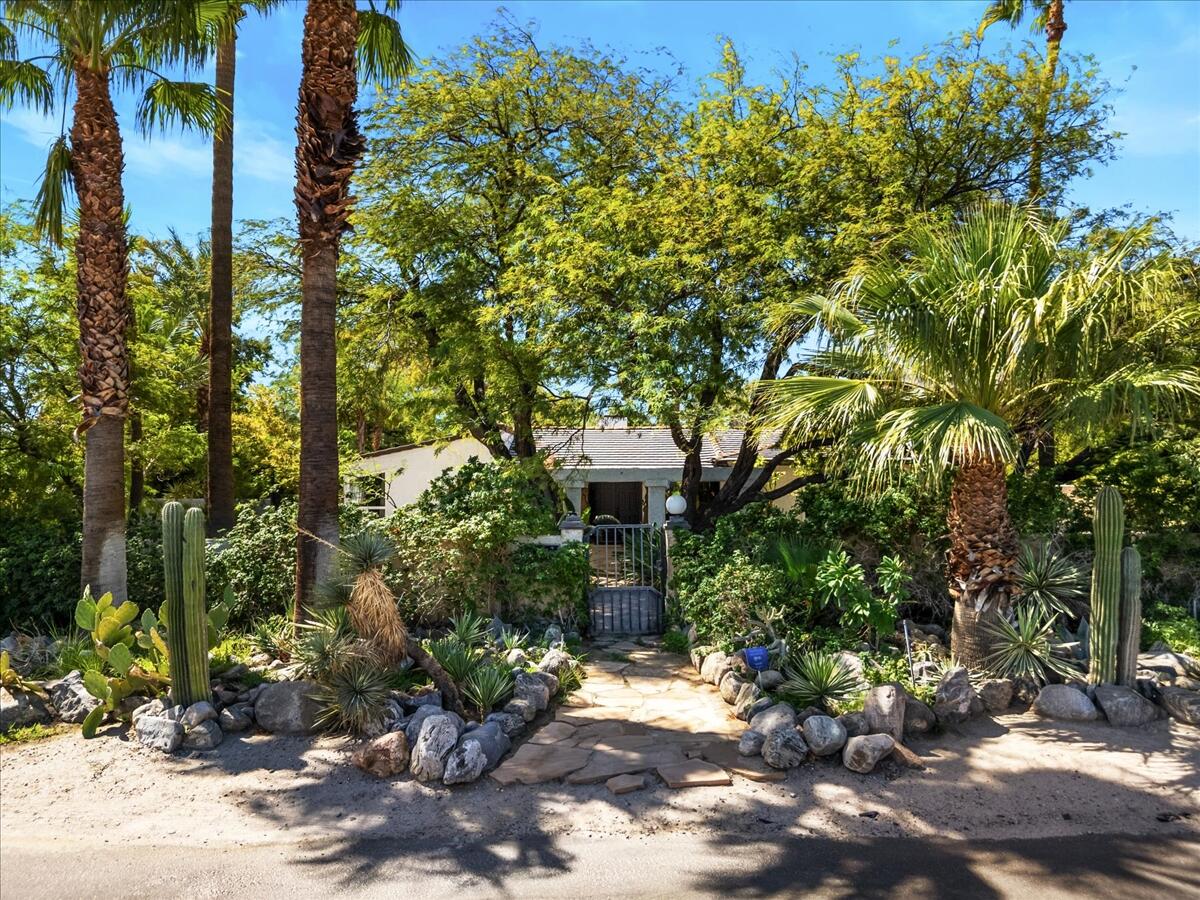 153 W Santa Catalina RD