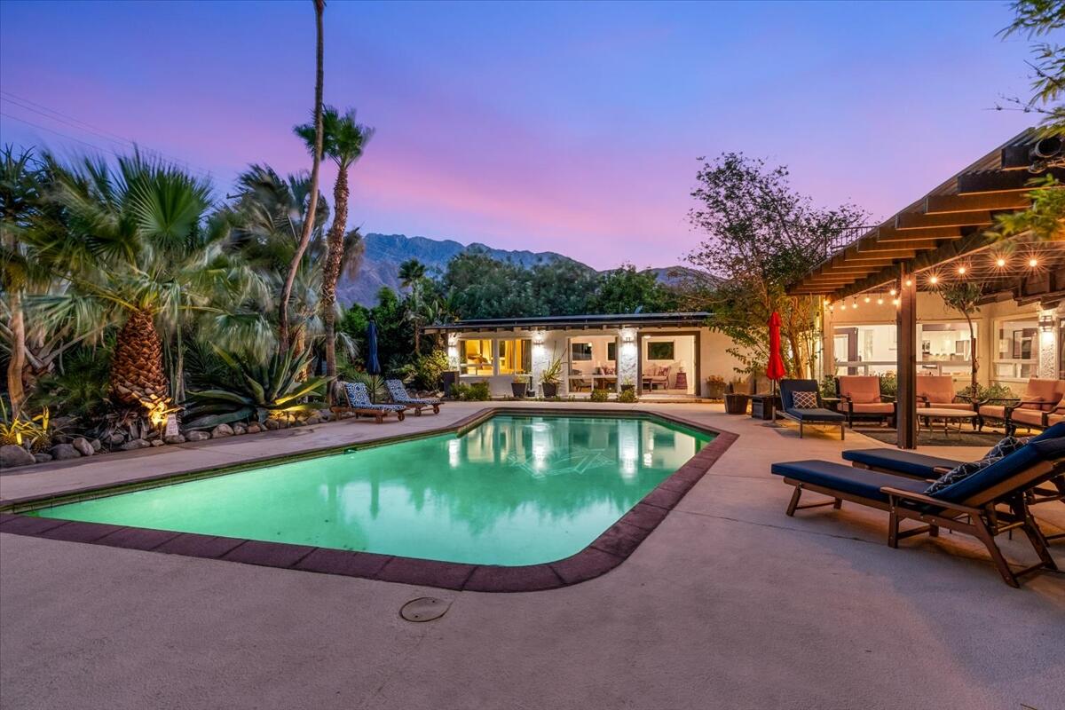 153 W Santa Catalina RD