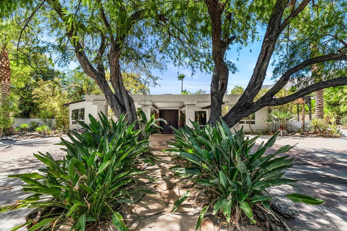 153 W Santa Catalina RD