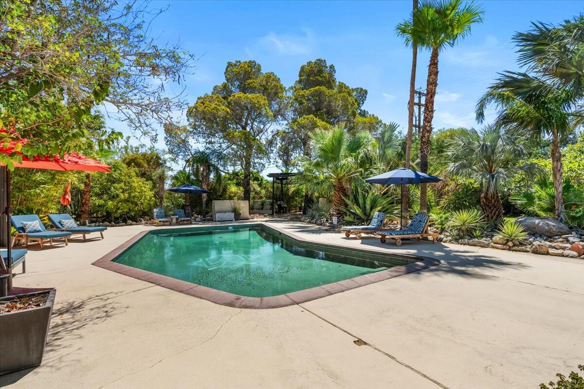 153 W Santa Catalina RD