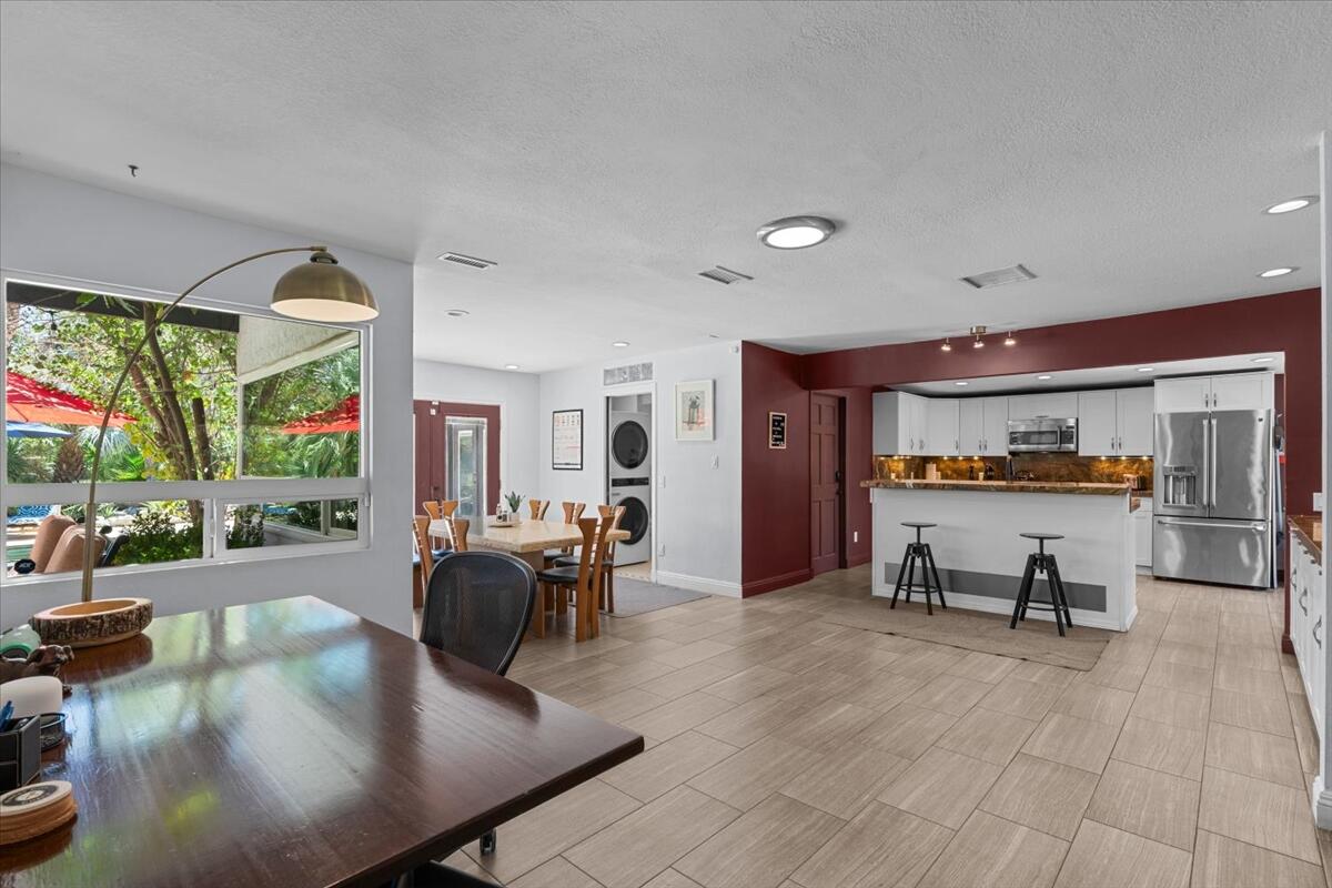 153 W Santa Catalina RD