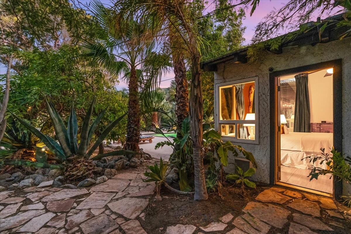 153 W Santa Catalina RD