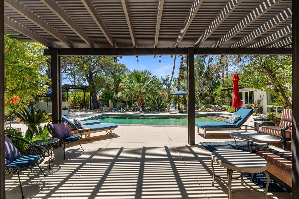 153 W Santa Catalina RD