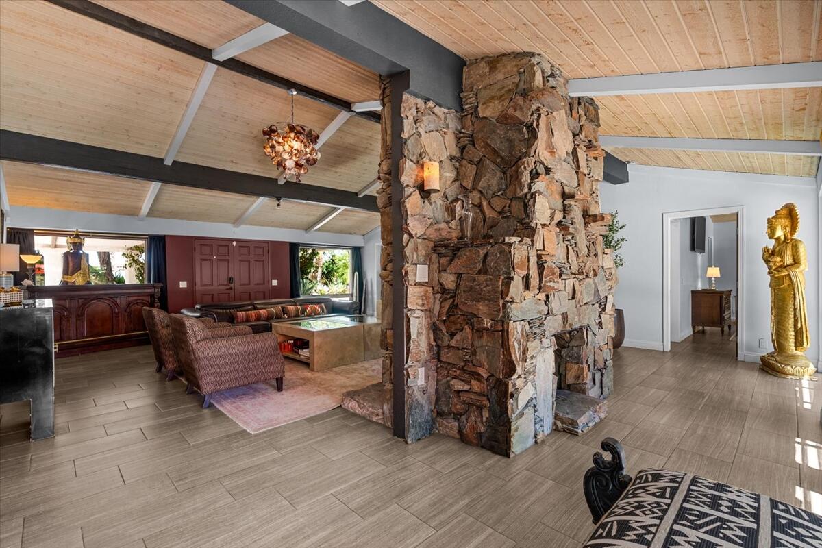 153 W Santa Catalina RD