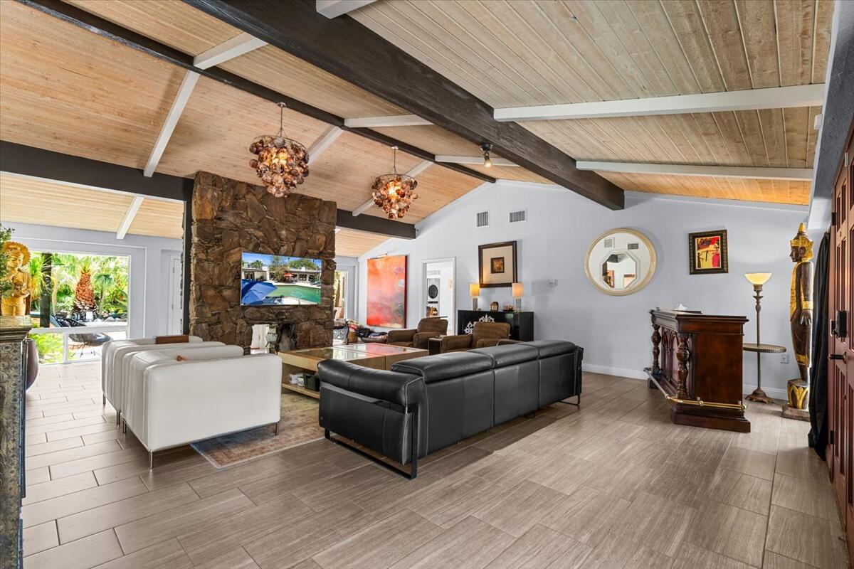 153 W Santa Catalina RD