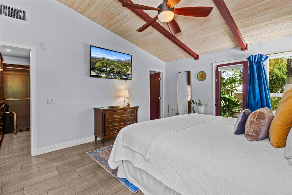 153 W Santa Catalina RD