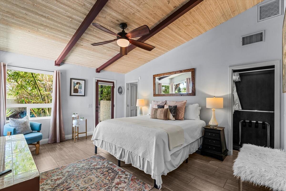 153 W Santa Catalina RD