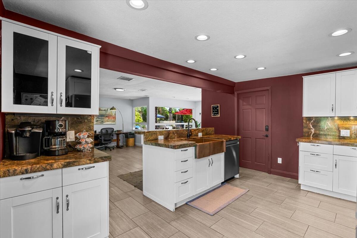 153 W Santa Catalina RD