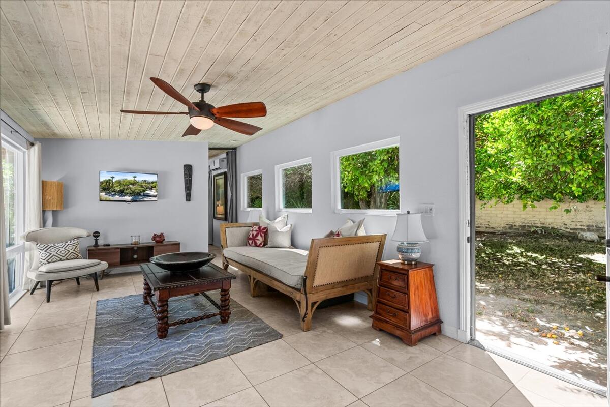 153 W Santa Catalina RD