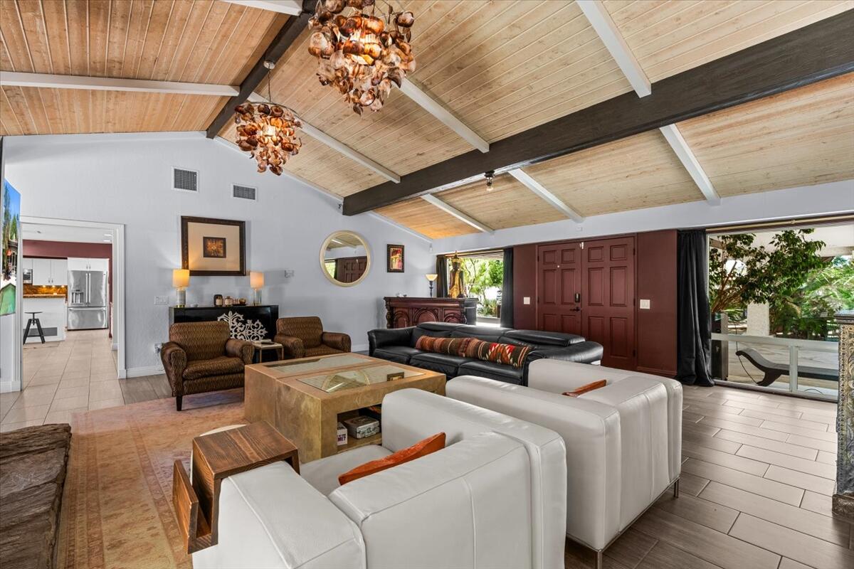 153 W Santa Catalina RD