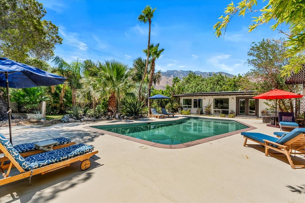 153 W Santa Catalina RD