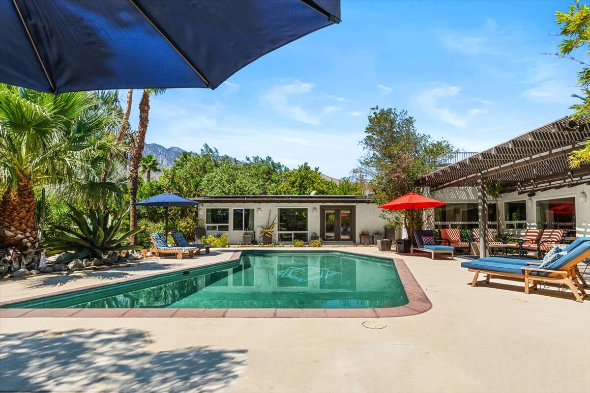 153 W Santa Catalina RD