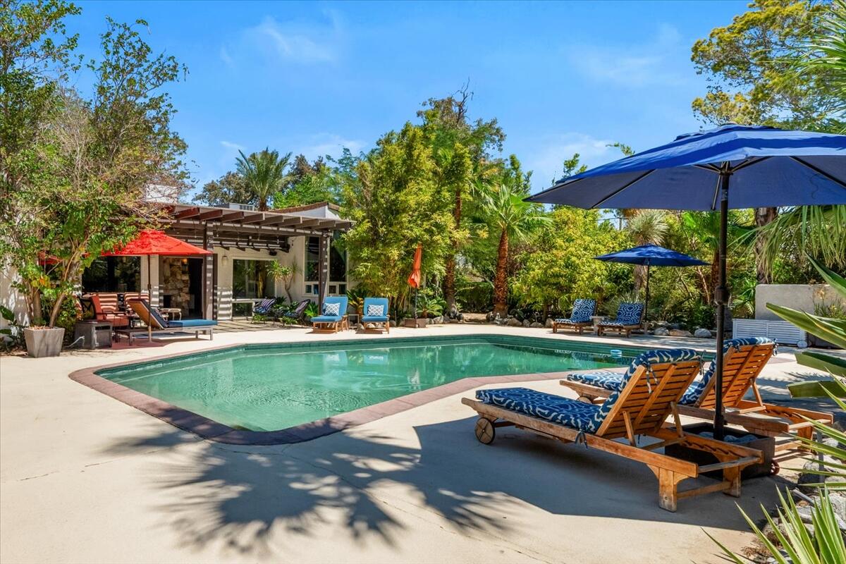 153 W Santa Catalina RD