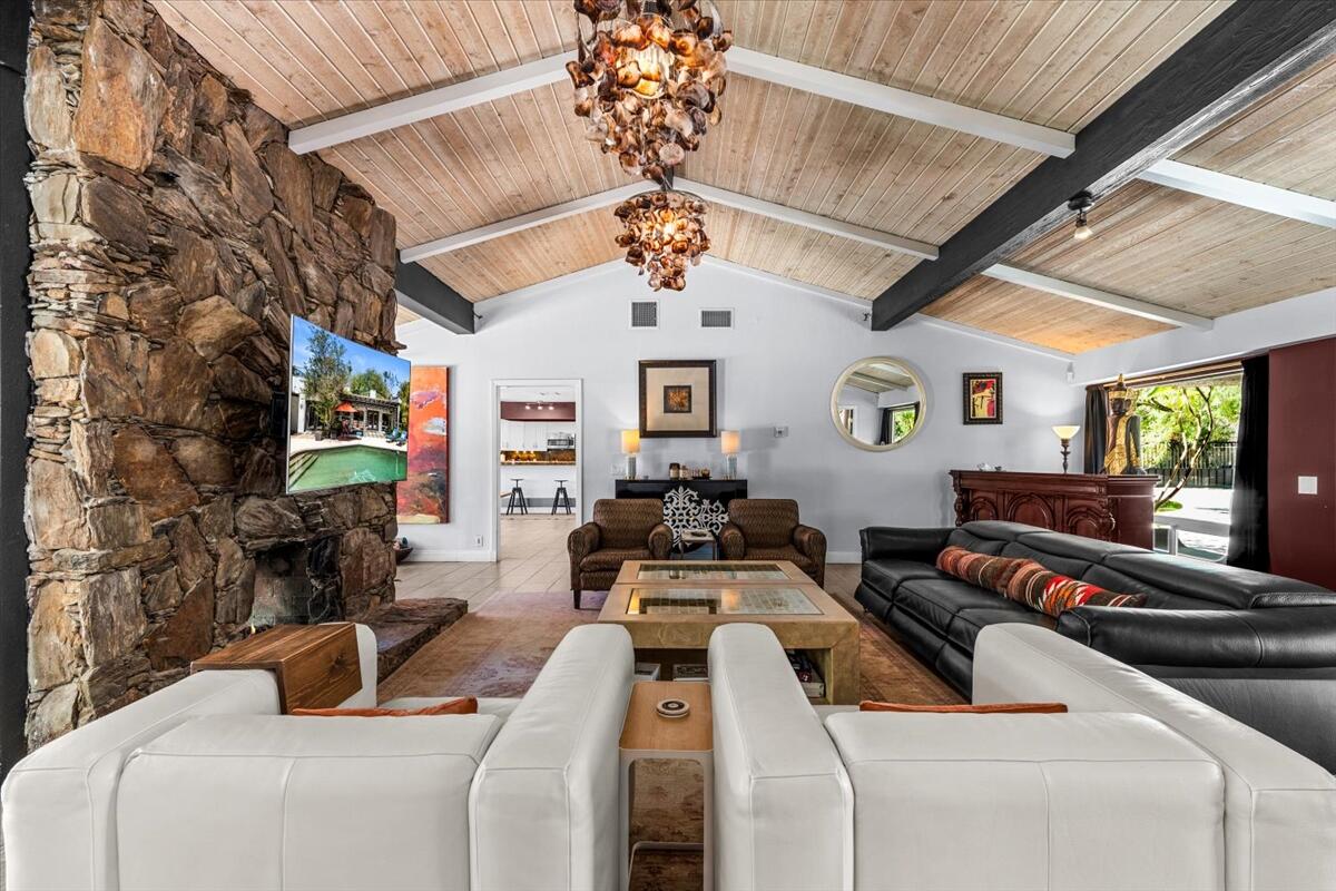 153 W Santa Catalina RD