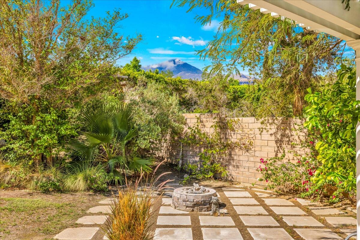 1767 Sand Canyon WAY