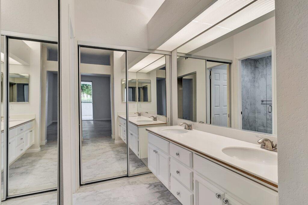 401 S El Cielo RD Unit: 25