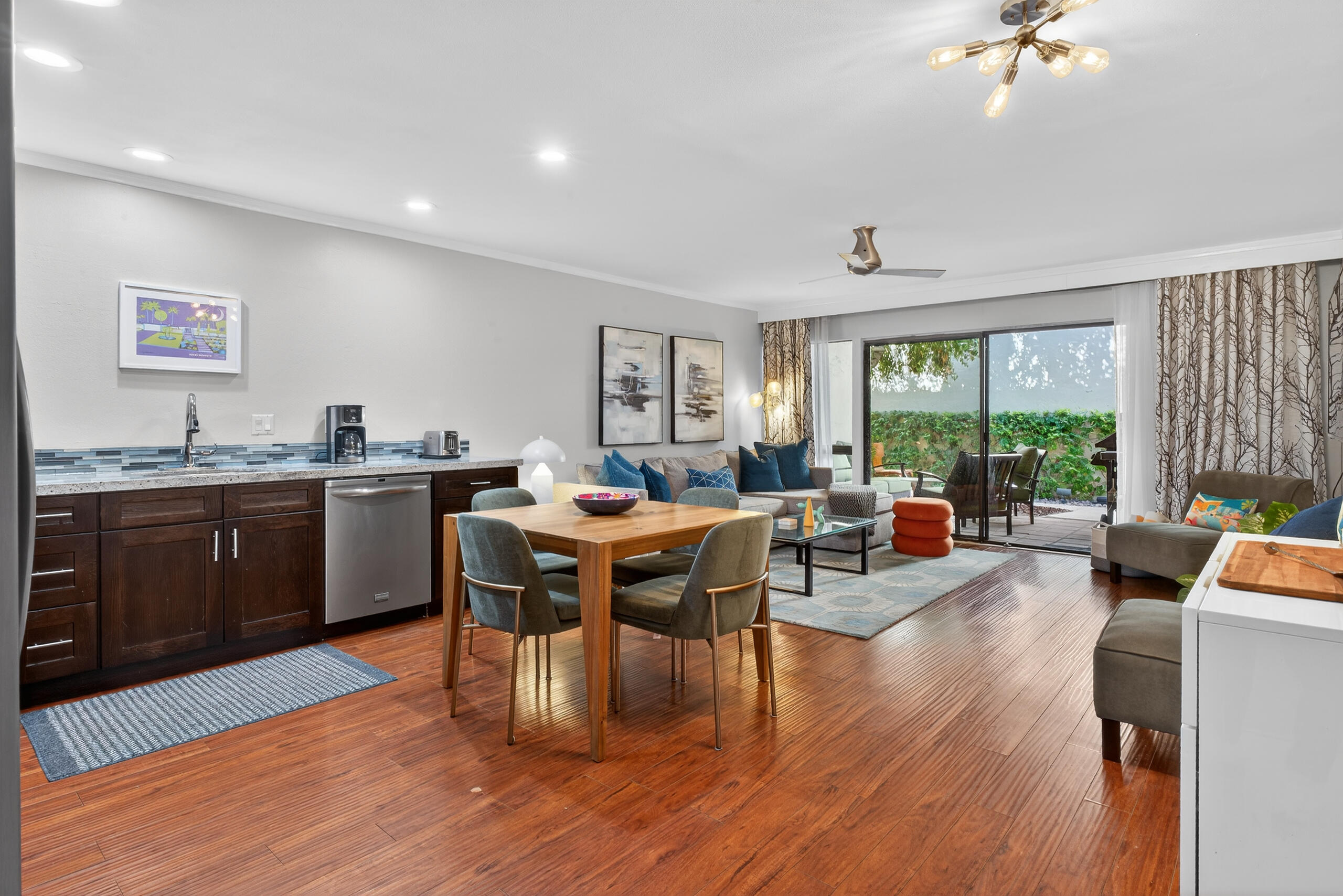 1655 E Palm Canyon DR Unit: 511