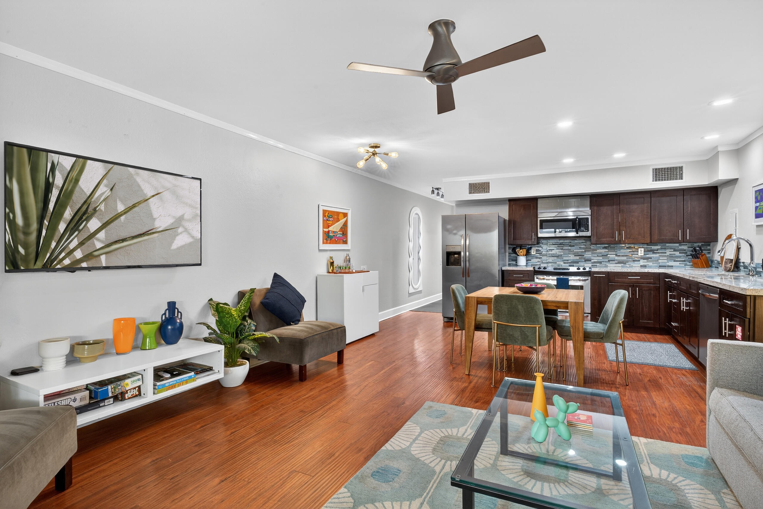 1655 E Palm Canyon DR Unit: 511