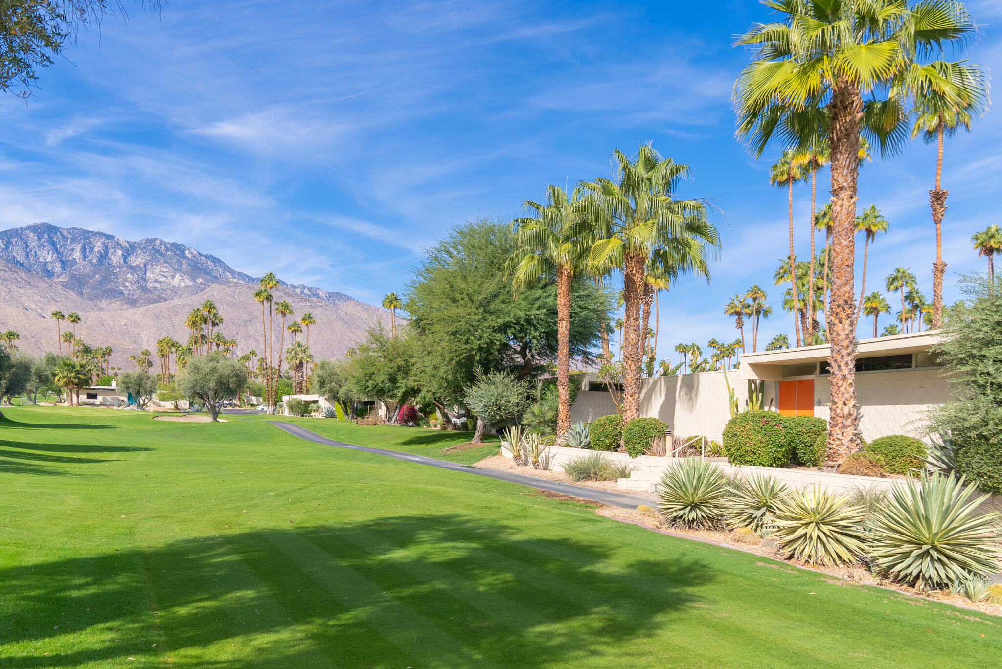 75 Westlake CIR
