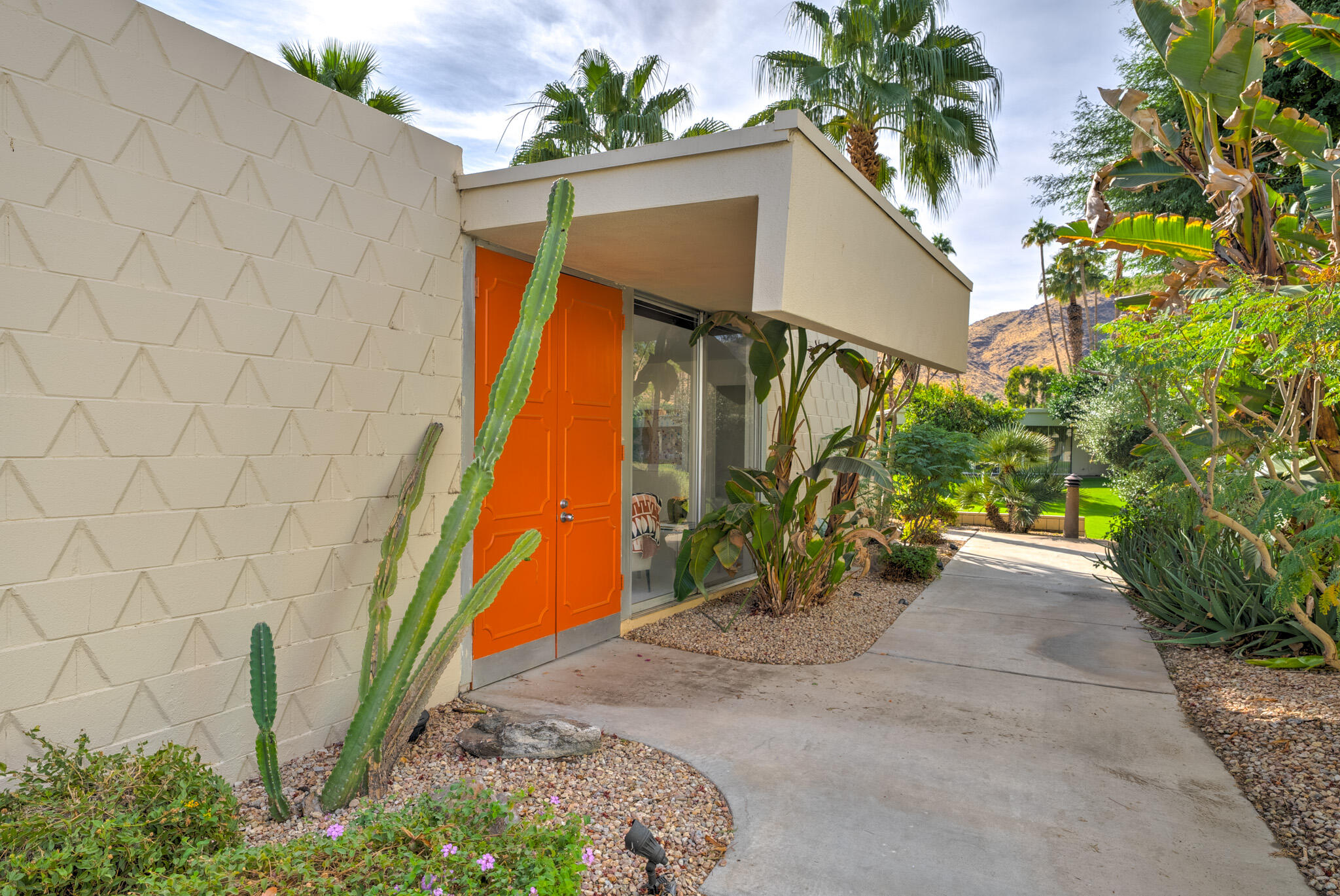 75 Westlake CIR