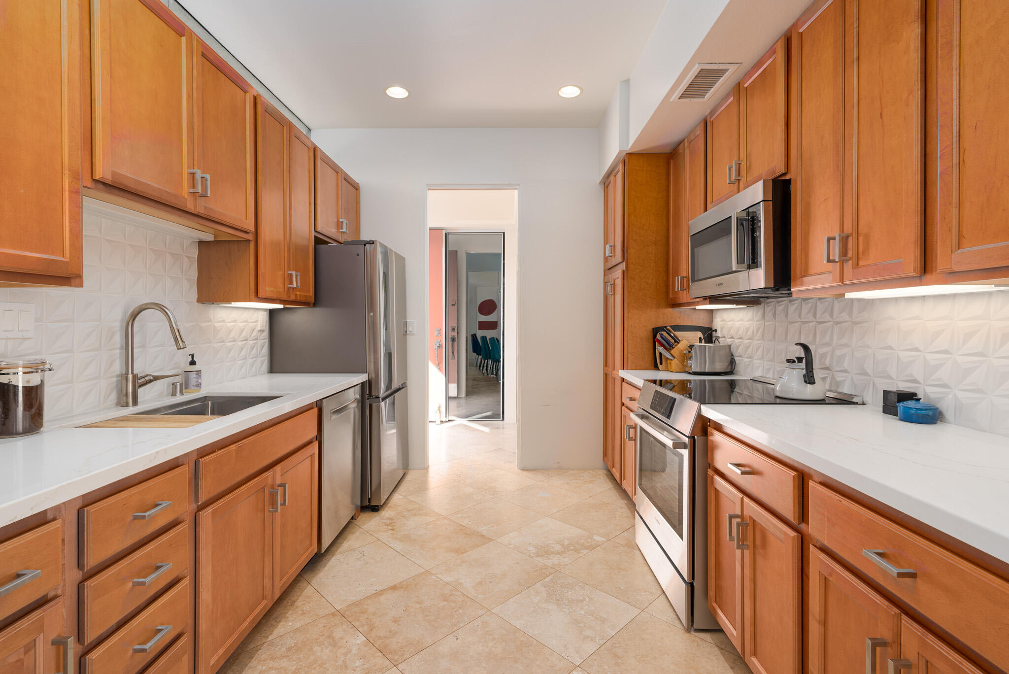 75 Westlake CIR