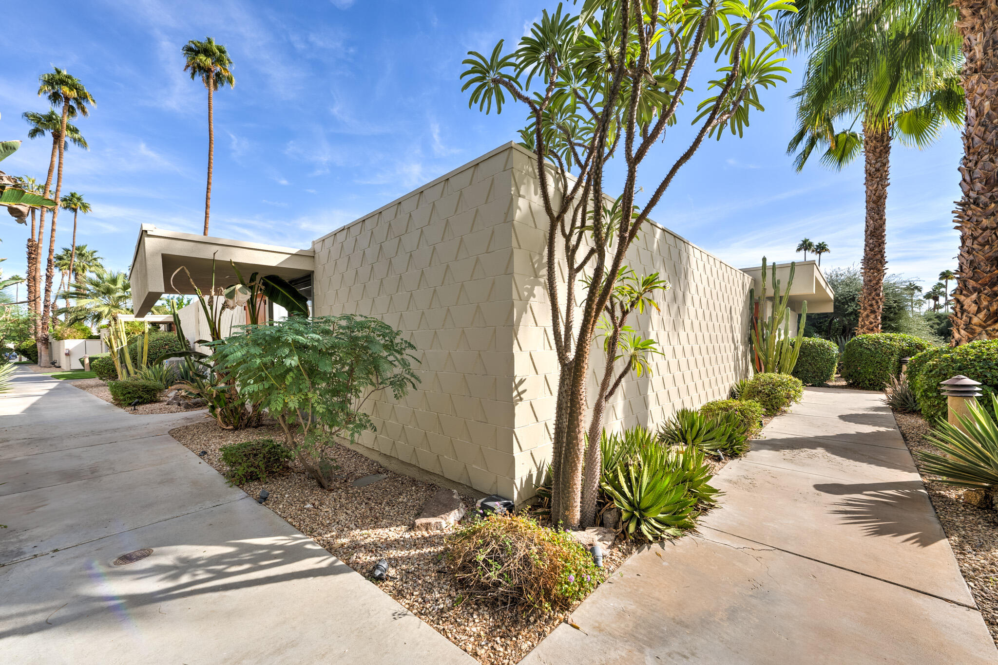75 Westlake CIR