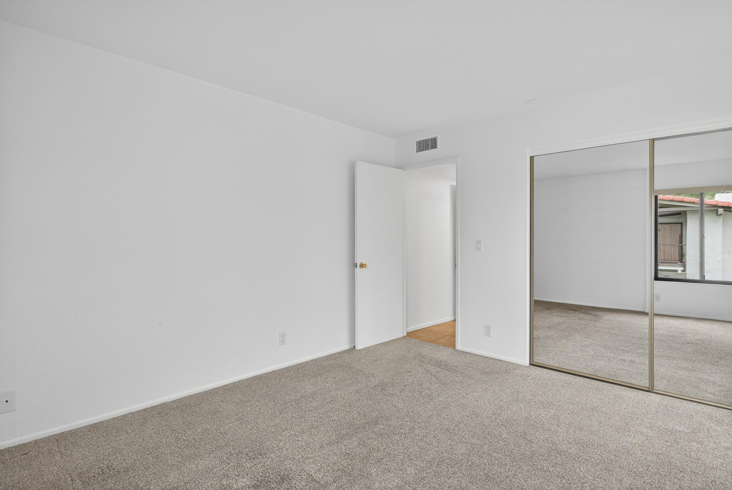 1050 E Ramon RD Unit: 127