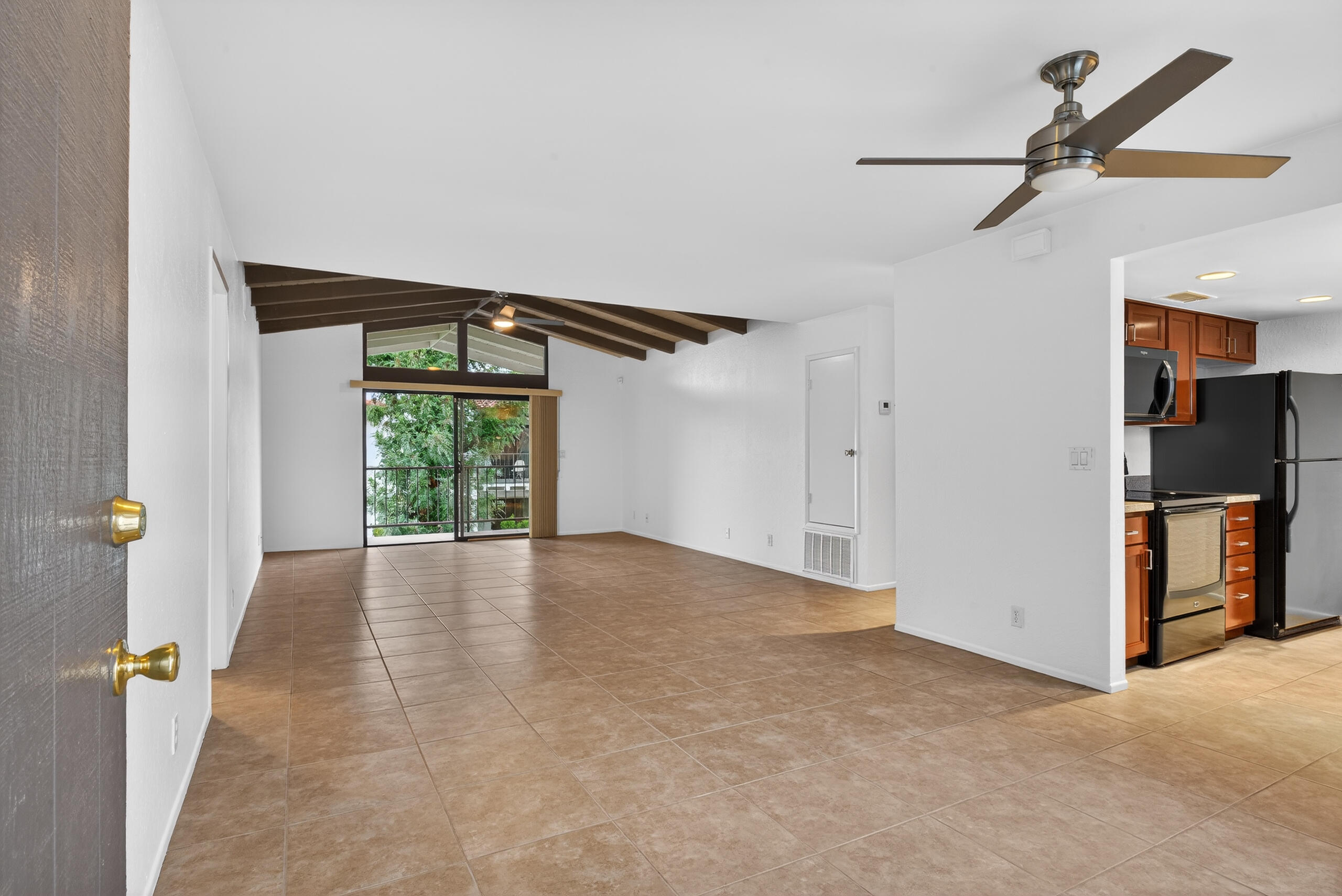 1050 E Ramon RD Unit: 127