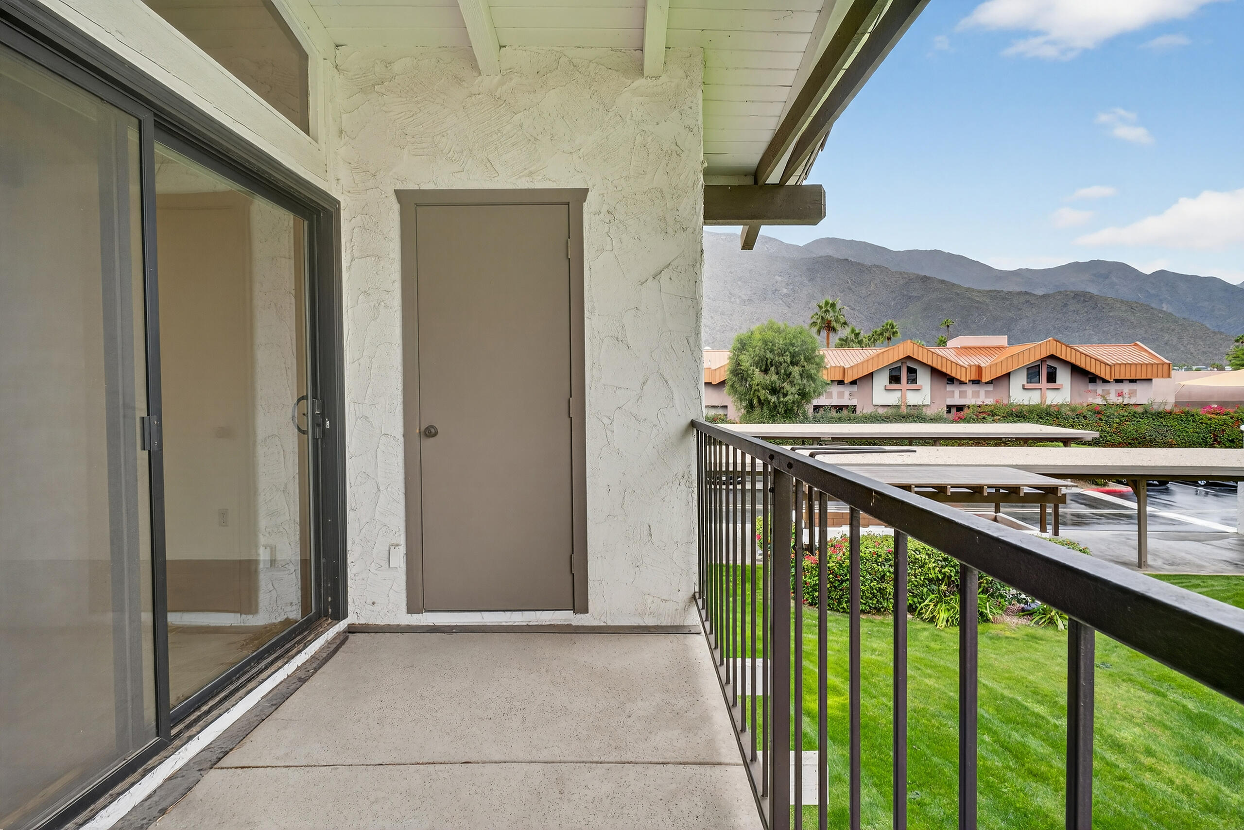 1050 E Ramon RD Unit: 127