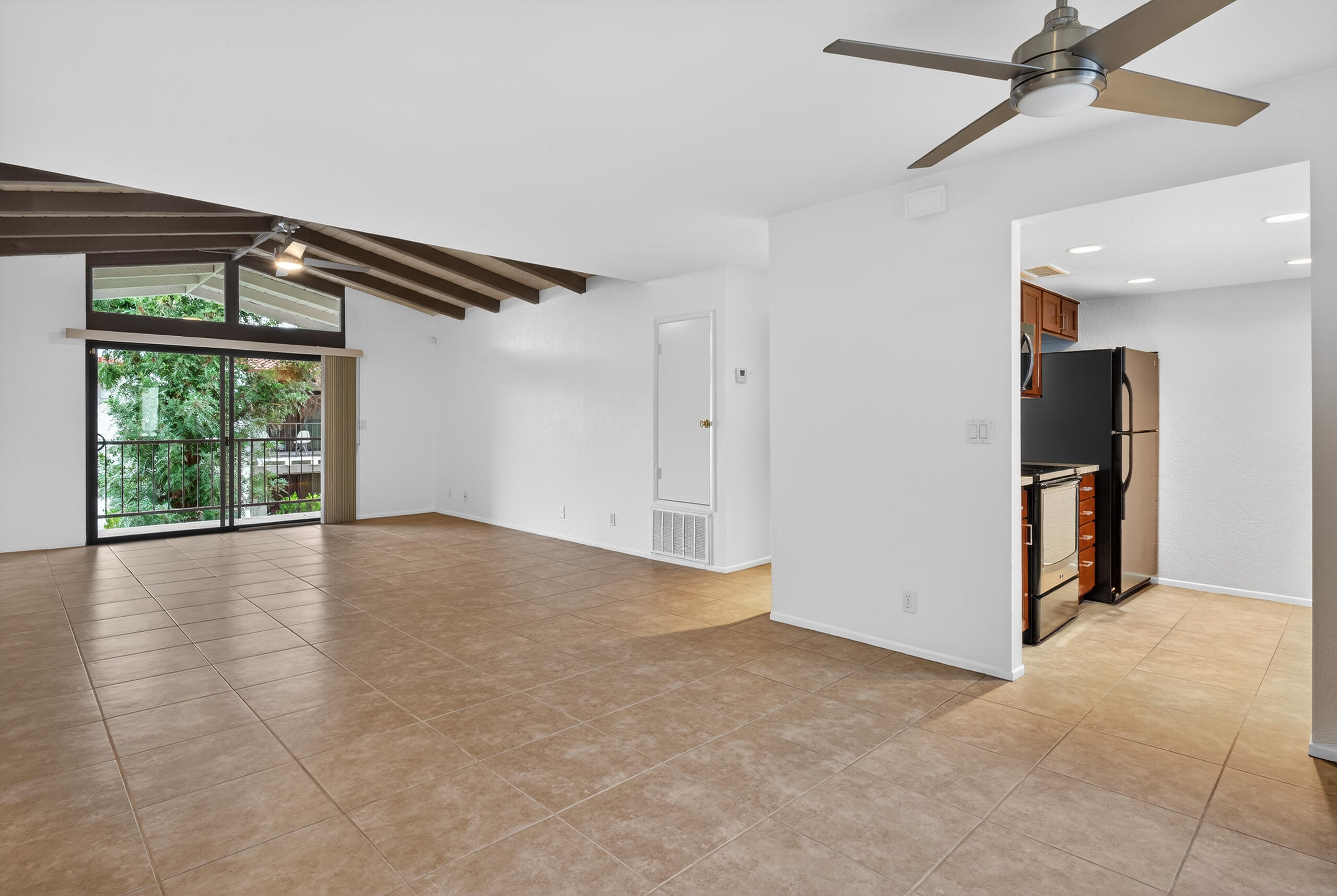 1050 E Ramon RD Unit: 127