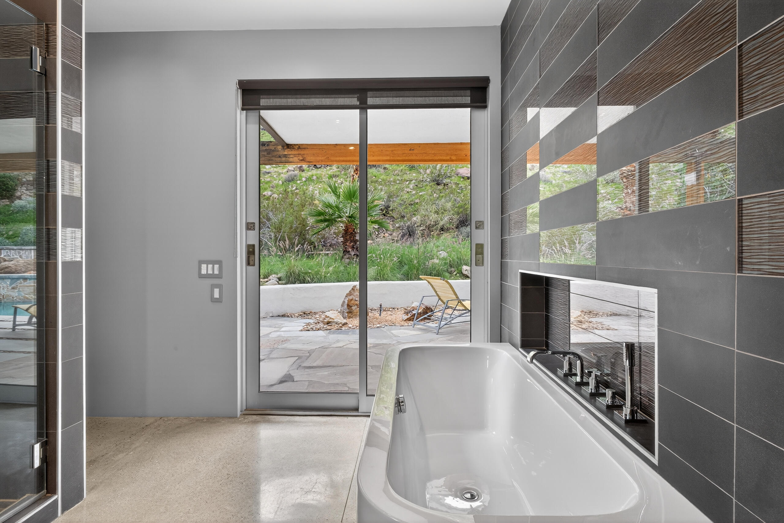 2111 S Camino Barranca