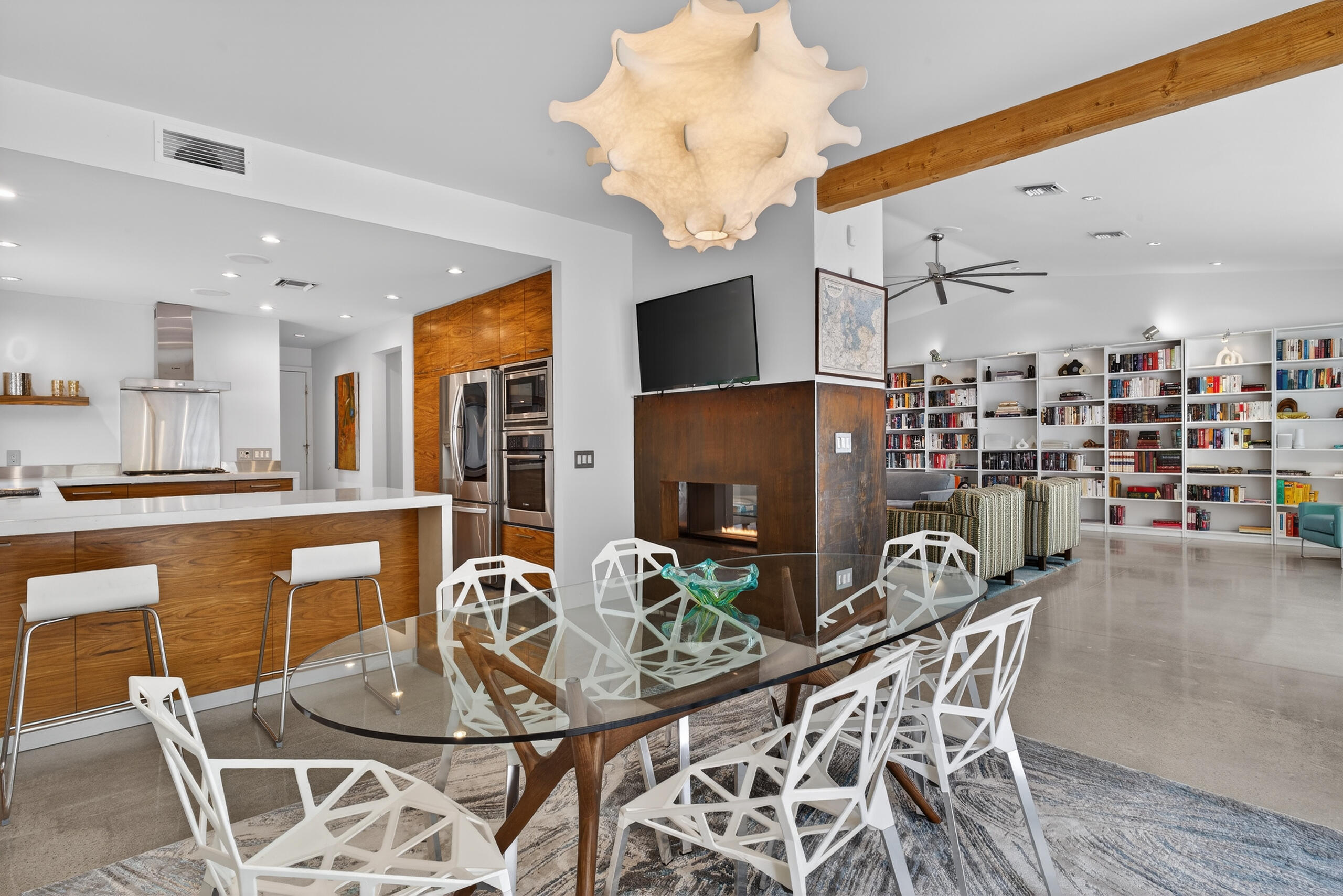 2111 S Camino Barranca