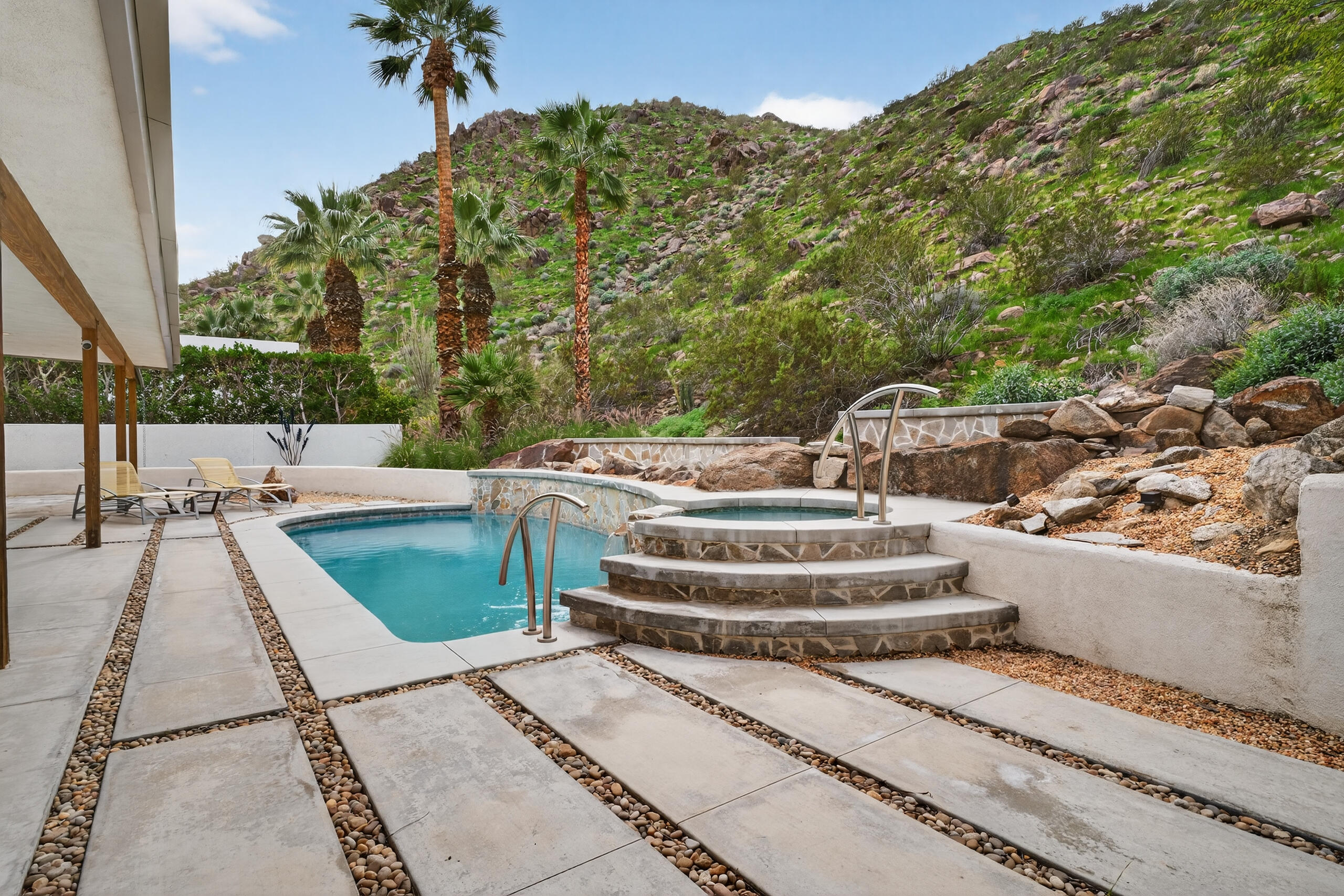 2111 S Camino Barranca