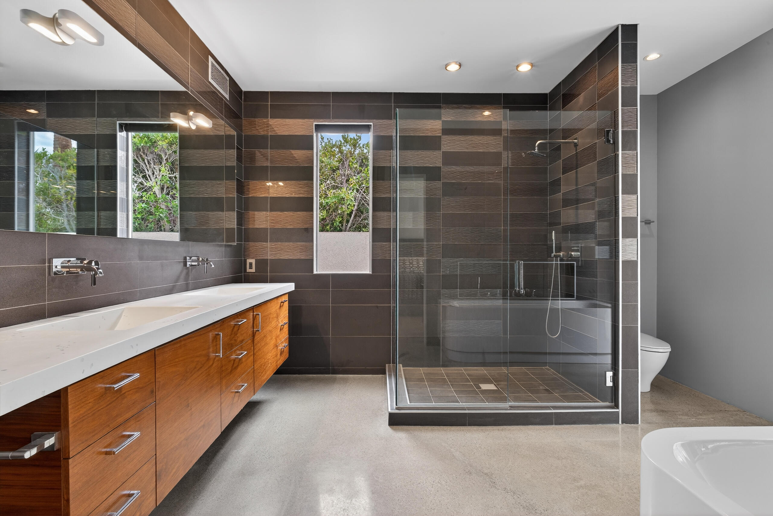 2111 S Camino Barranca