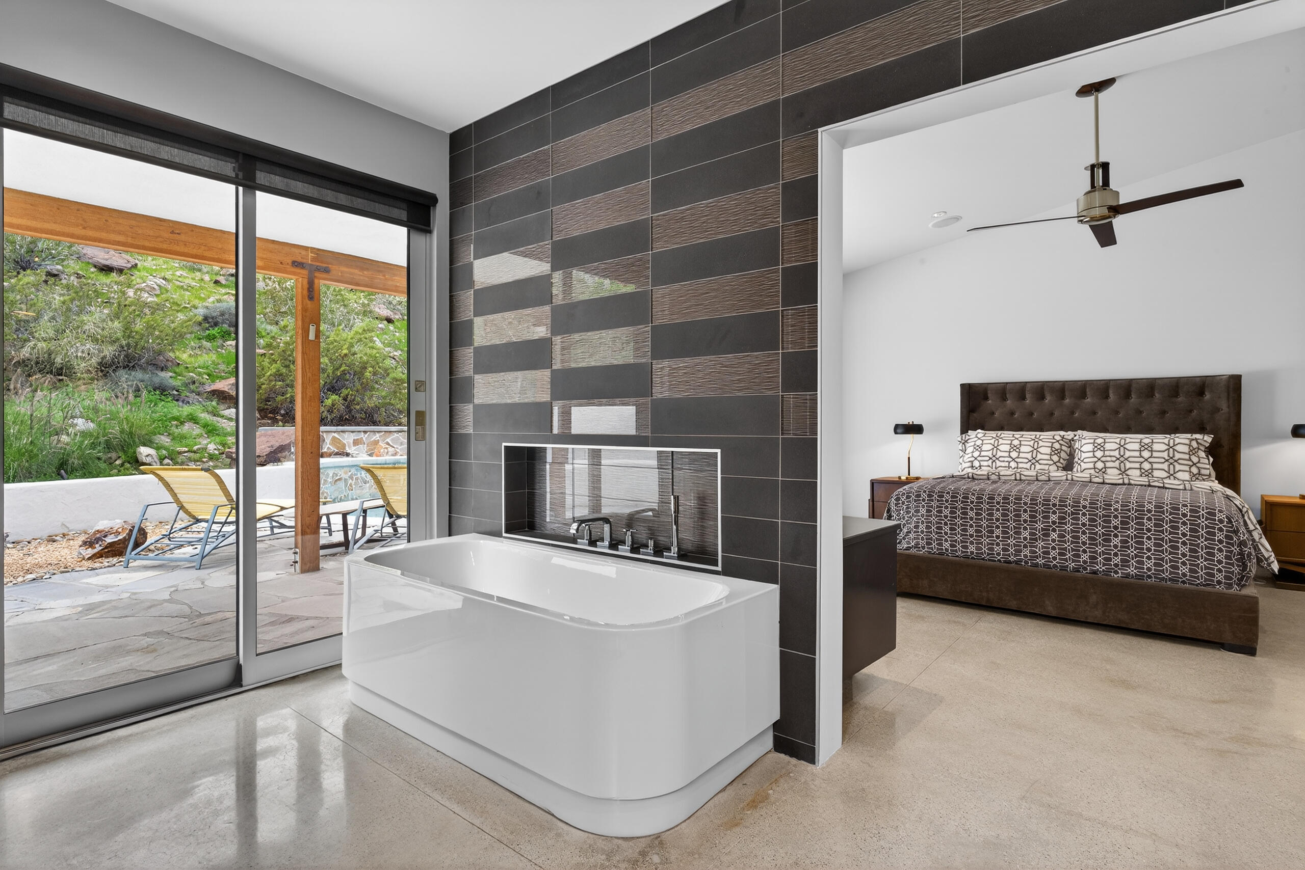 2111 S Camino Barranca