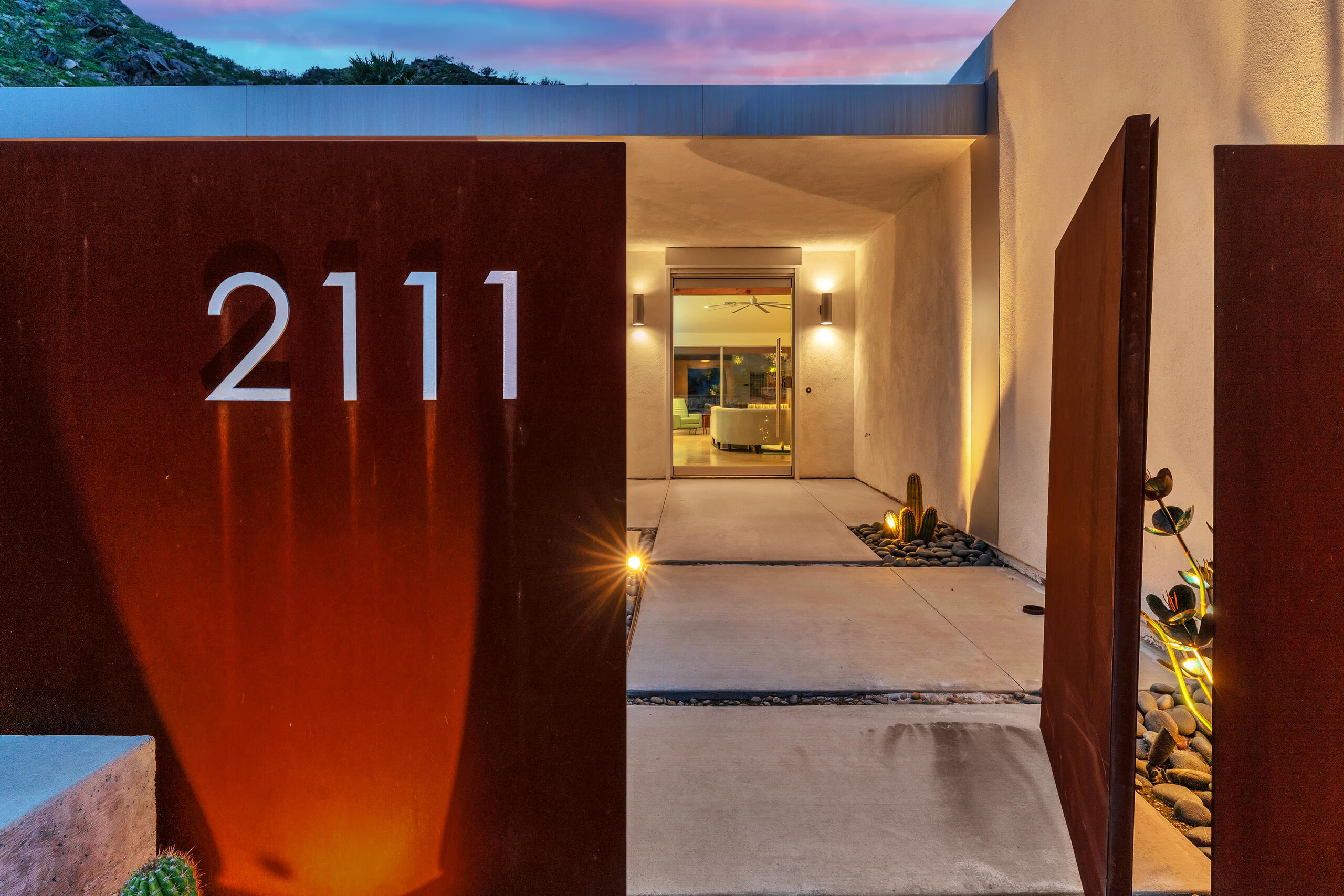 2111 S Camino Barranca