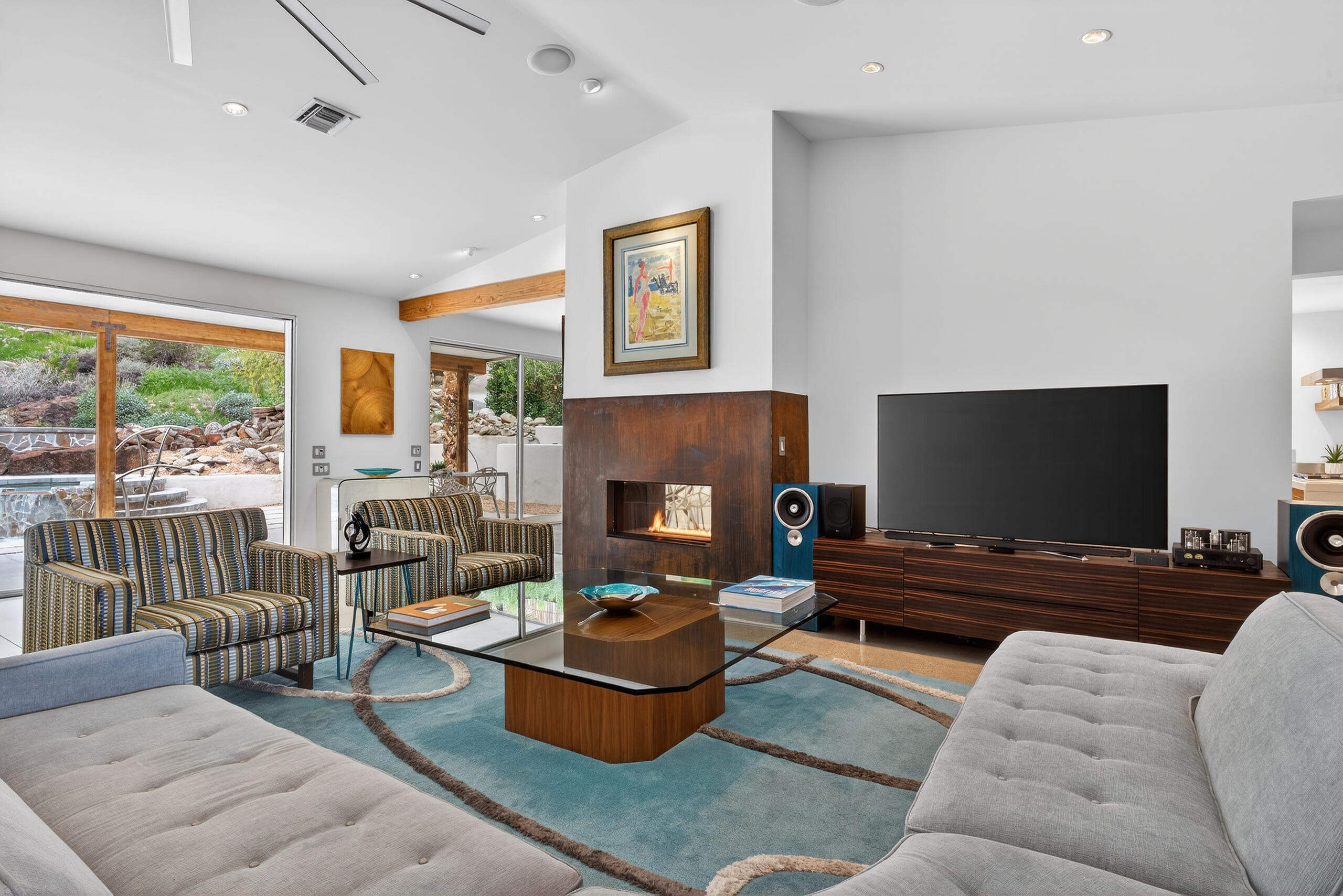 2111 S Camino Barranca