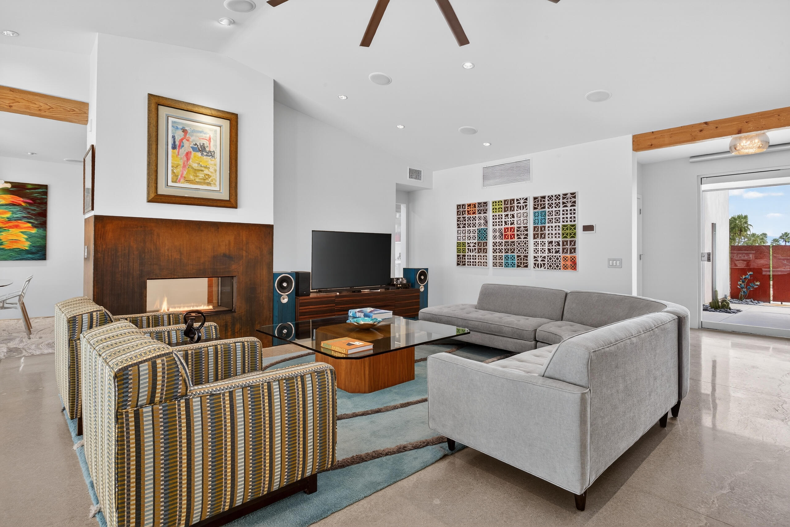 2111 S Camino Barranca