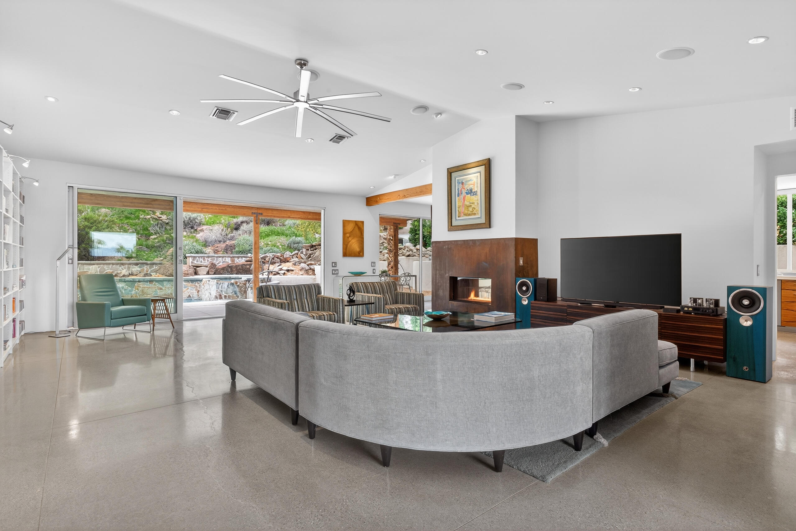 2111 S Camino Barranca