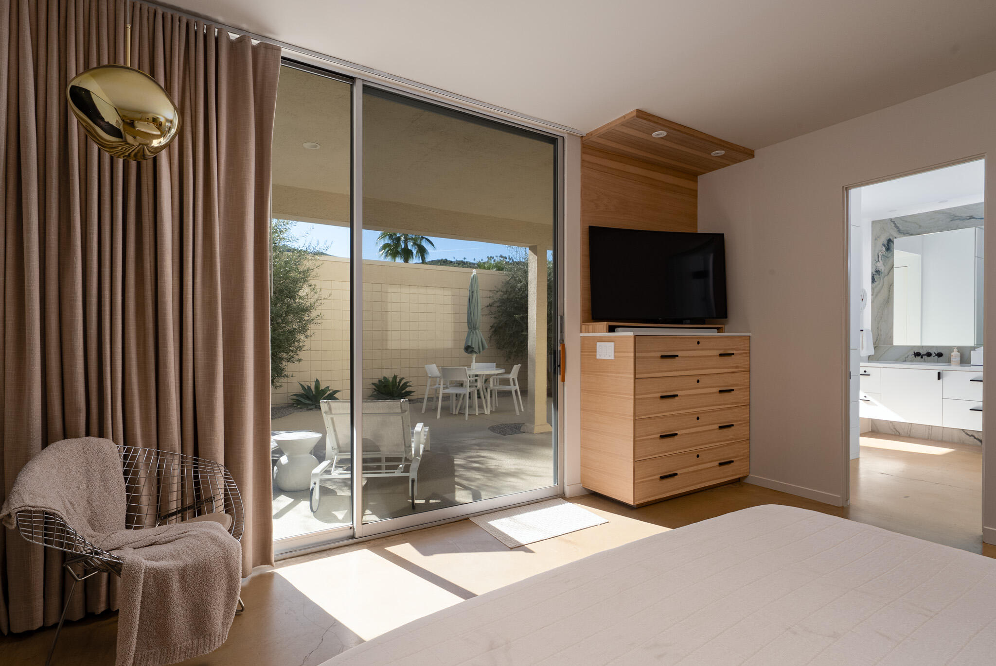 407 Desert Lakes DR
