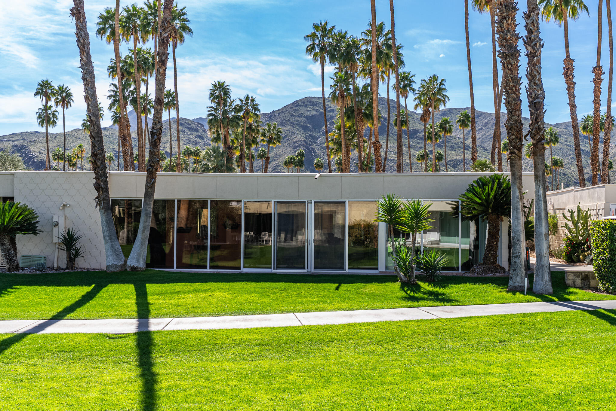 93 Westlake CIR