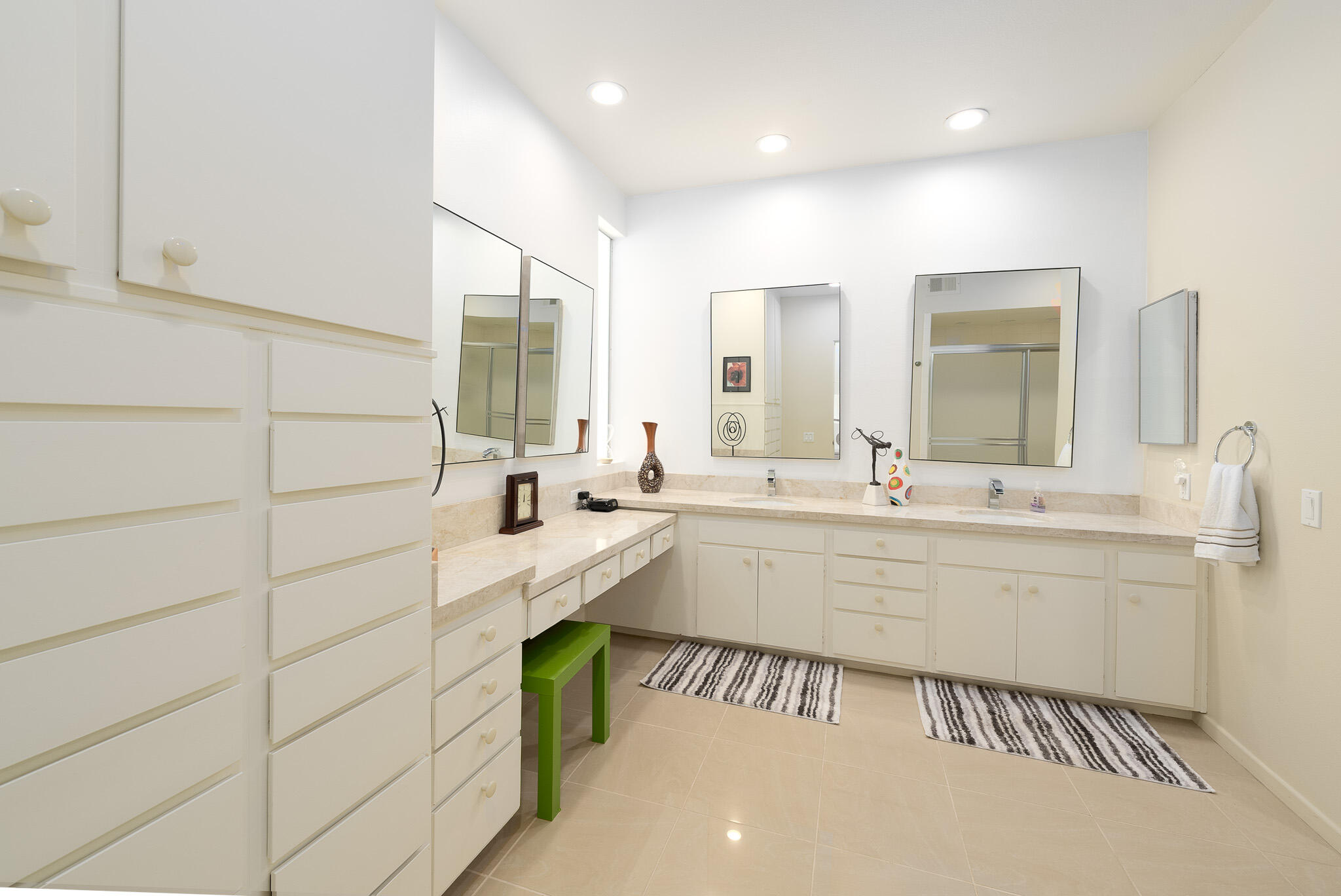 507 Desert Lakes CIR