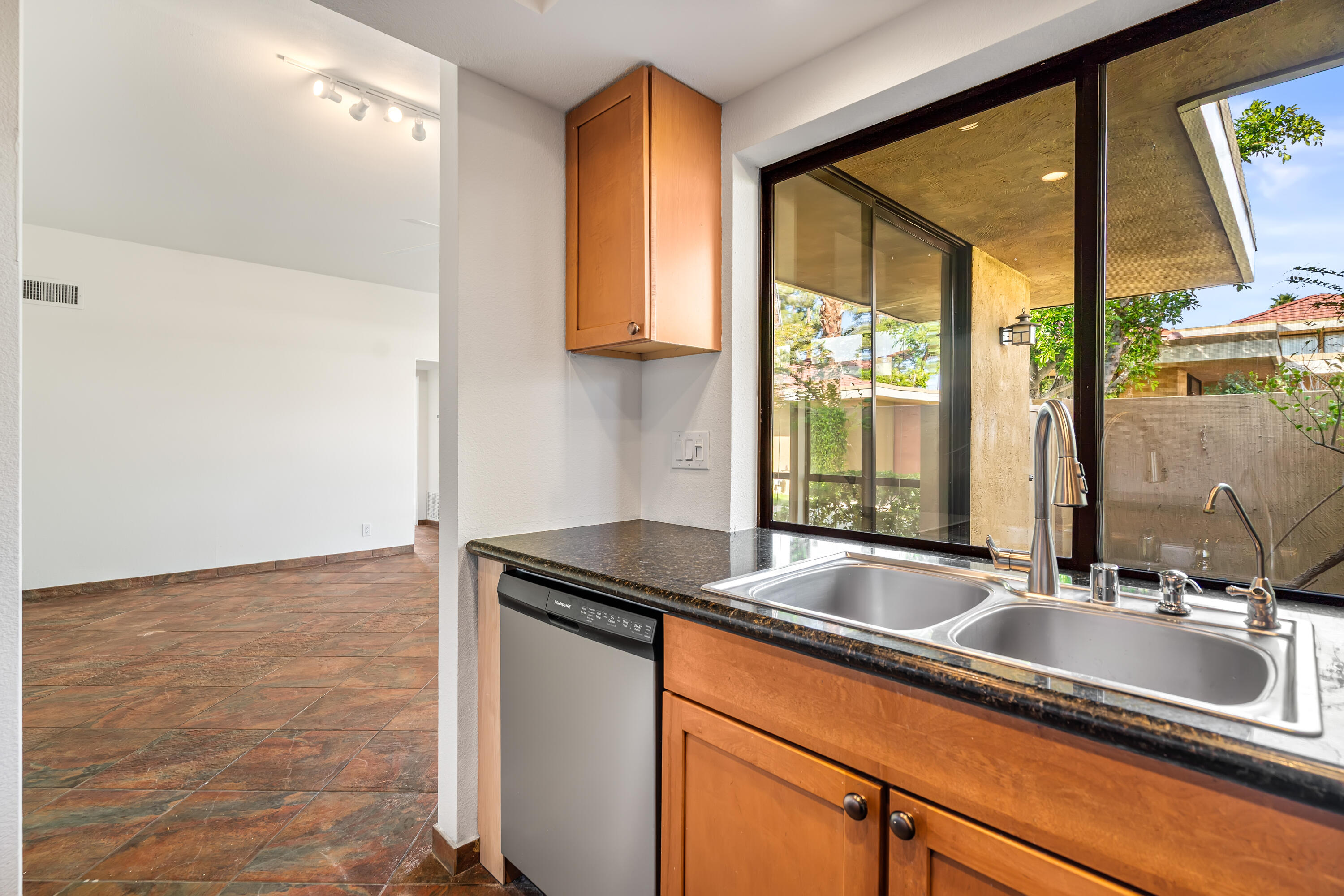 2501 N Indian Canyon DR Unit: 631