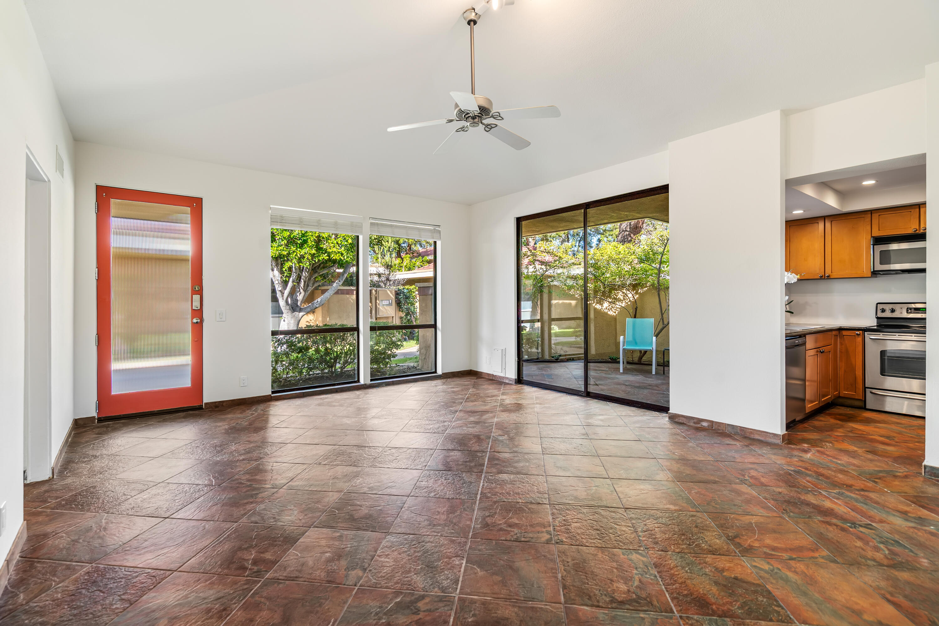 2501 N Indian Canyon DR Unit: 631