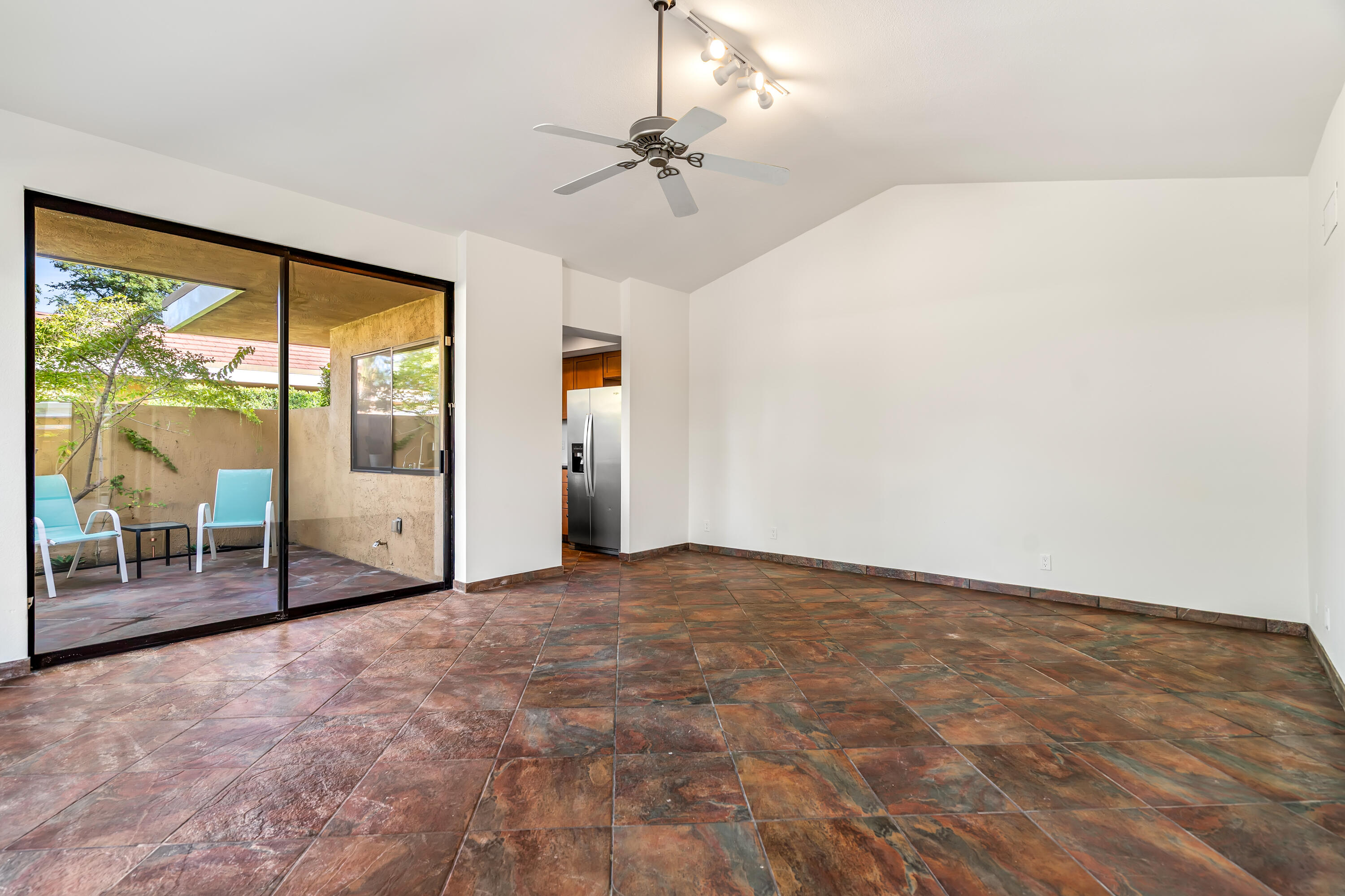 2501 N Indian Canyon DR Unit: 631